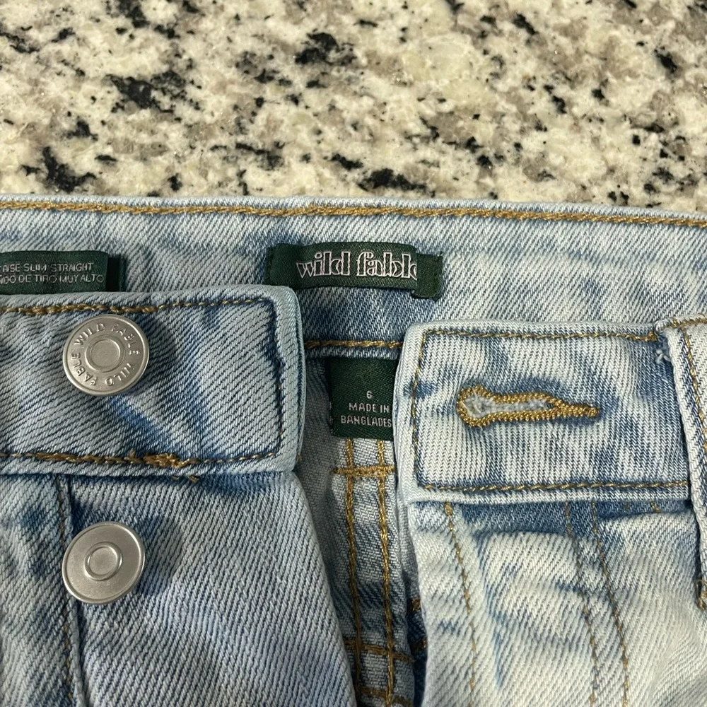 Light Wash Distressed Jeans - Picture 3 of 8